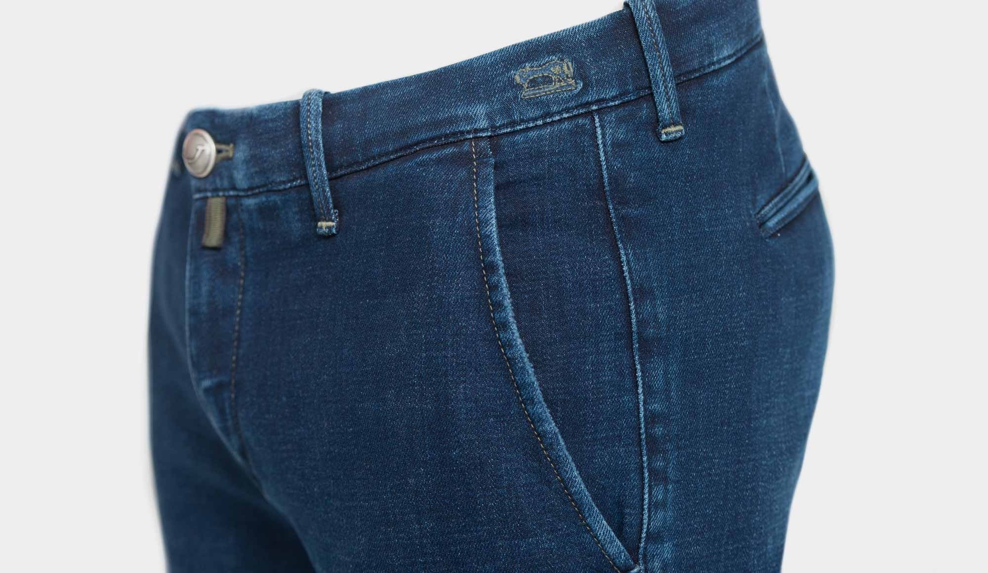 womens denim shorts with pockets showing